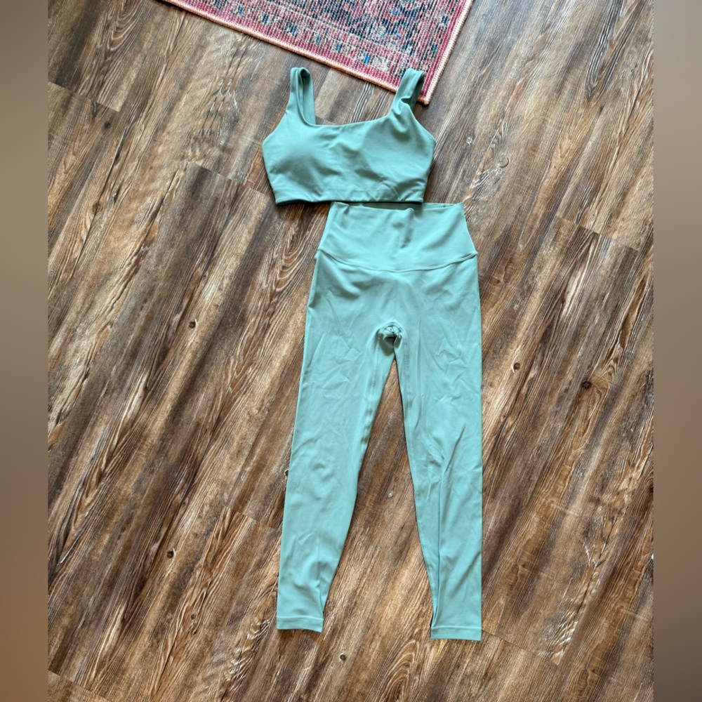 Black Swan Yoga Set in Light Green